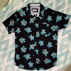 Eighth Avenue button -up shirt Size M